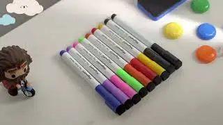 Desktop magnetic whiteboard