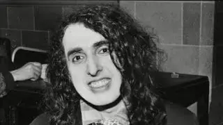 Tiny Tim - Tiptoe Thru' The Tulips (مترجمة)