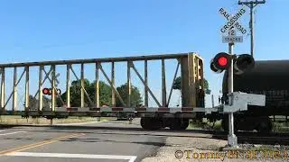 Flashing Ditchlights!  UP 6330 West in Morrison, IL 6/27/22