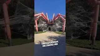 Ким Кардашьян преобразила свой дом к Хэллоуину 😱