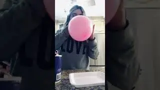 Separation of a mixture of pepper and salt with static electricity
