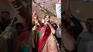 Bestfriend shadi😍#shadi  #youtubeshorts #bestfriend #bride #dance #tiktok  #bridalentry #entrydance😍