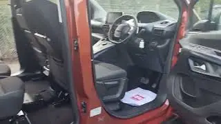 Interior walk round of a 2021 Peugeot partner WAV