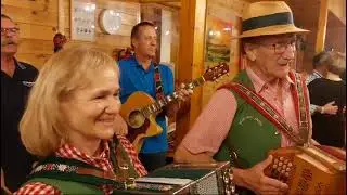 Gretl Boarischer - Die BradlmusiKanten mit Freunden,  Handymitschnitt beim BS Friedl