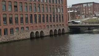 Миля кирпичных фабрик с туннельной инфраструктурой под ними.