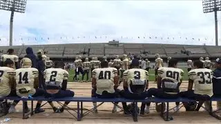 NFL: In Mexico, can American football tackle 'futbol'?