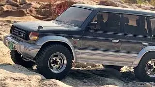 rc car/ Mitsubishi Pajero 1996 scale off road run / pajero 4x4 rc