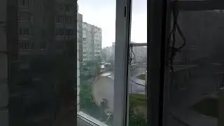 Как из ведра льёт
