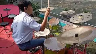 hari pertama masuk sekolah langsung tampil Mojang priangan~ega robot ethnic percussion