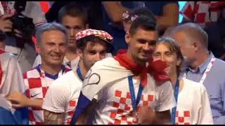 &Scaron;ime Vrsaljko upada u govor Dejana Lovrana!