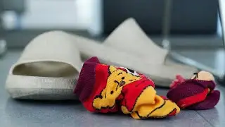 Kick Off Your Shoes & Relax Your Feet | MB VR 360&deg;