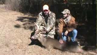 Whitetail Deer Hunt | Great Southern Outdoors | Greg Palmer with guide Josh deBin