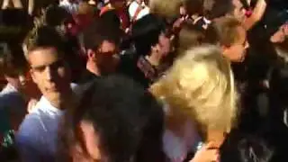 Lyrically Happy live