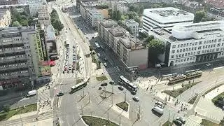 Widok na skrzyżowanie ulic w Szczecinie. Plac Rodła widziany z punktu widokowego Caffe22