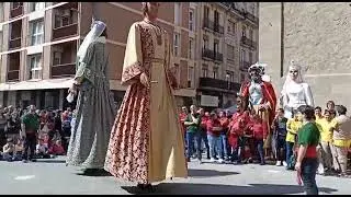 ball nou ballat per els gegants de Cervera al poble nou de Manresa.