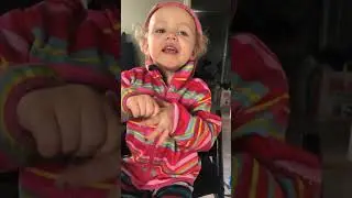 S&aring; gullig OMG, Anya sjunger 🥰🥹