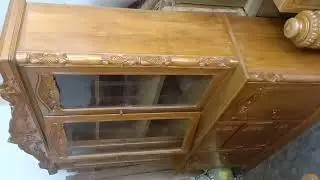 বার্মাটিশেকনের একটা পুরান শোকেস