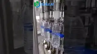 Complete line PET bottled water filling machine, bottle blowing, labeling packing remplissage d'eau