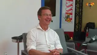 Snabba fr&aring;gor med statsminister Ulf Kristersson (M)