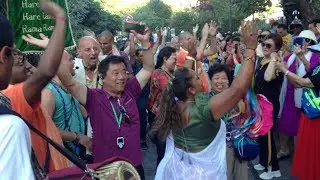 Parividha Prabhu Chants Hare Krishna at Saint-Michel Inspiring Chinese Tourists to Chant and Dance