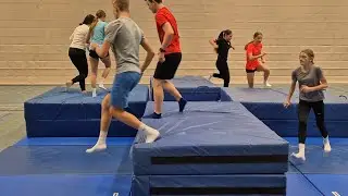 Koordinative Kräftigung im Weichbodenkreuz