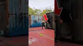 Cara Pemadam Kebakaran Memadamkan Api Dengan Perisai Air