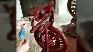 Listening to Fiber & spinning on the Mazurka