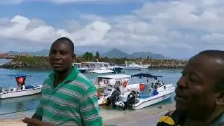 Остров Ла-Диг. Порт и пляж Anse la R&eacute;union. Сейшелы. La Digue island. Seychelles.