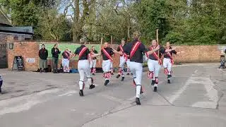 Fool's Gambit Morris - Balance the Straw