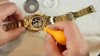 Снятие задней крышки часов Invicta, замена батареи, чистка стекла.