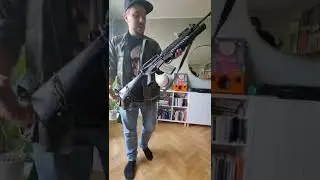 Real Fake Guns visar upp en ombyggd M16 och en ombyggd Kalashnikov!
