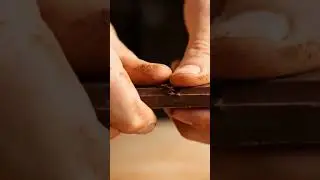 You can never go wrong with a classic chocolate snap 🍫 #chocolate #asmr #satisfying #snap #soundon