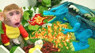 Baby Monkey saves Chicks from Tyrannosaurs ( T- Rex )