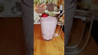 Strawberry milkshake 😋❤️ ASMR #shorts #subscribe #food #cooking #recipe #trending #viralshorts