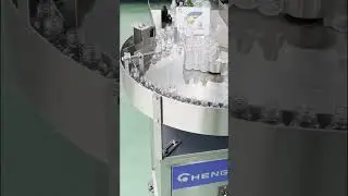 Glass bottle feeding turntable