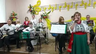 Муз. Ігора Поклада , сл..Юрія Рибчинського « Скрипка грає».
