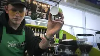 Профессиональные бариста в сети кофеен Green Bee Coffee