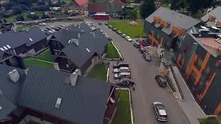 Osada Śnieżka w Łomnicy to miejsce sielskiego wakacyjnego wypoczynku dla rodzin