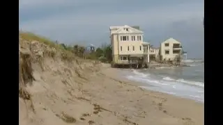 Red flags flying at Bathtub Beach