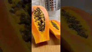 How To Cut Papaya Easily #shorts #shortsvideo  #fruits #papaya #cuttingskills