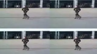 Солдат танцует   на плацу  .  Зеркало  (  не Россия )