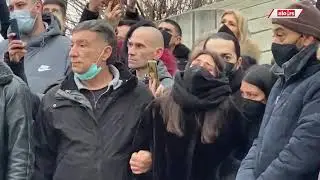 Džejeve ćerke liju gorke suze nad očevim grobom - 50 violina sviralo nedelju, ali nema ko da zapeva