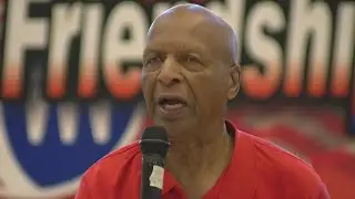Jesse White holds coat and sock giveaway in final public appearance