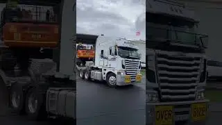 AGM Heavy Haul: Epic Hitachi Excavator Transport 🚚#HeavyHaul #hitachi #truck #heavyequipment #road