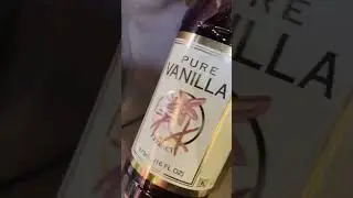 In Hand Review of KirkIand Signature Brand Pure Vanilla Extract