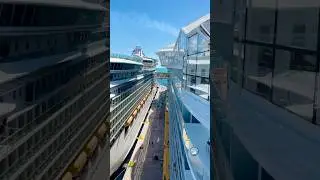 Oasis Class vs Voyager Class || Coco Cay || #symphonyoftheseas  #marineroftheseas #royalcaribbean