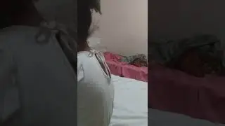 Gabi mexendo no  celular   da  MARIA VIT&Oacute;RIA 🤣😁🤗