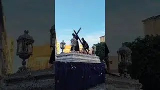 Nazareno de Pasión saliendo de la Catedral. SEMANA SANTA MÁLAGA 2025. Lunes Santo.