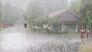 КРАСИВЫЙ УЖАСНЫЙ ливень от сильного ветра 🌧️ Сильный гром⚡Сон и снятие стресса
