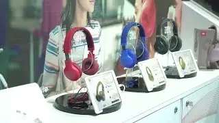 JBL E45BT and E55BT wireless headphones | CES 2017 | Crutchfield video